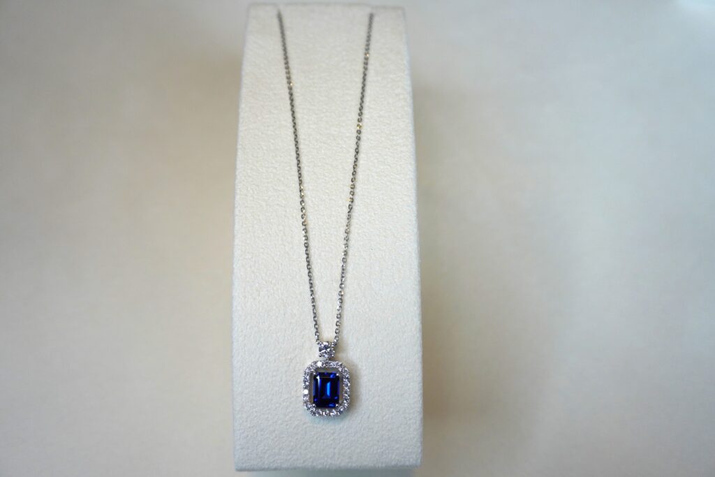 Classic Blue Sapphire Pendant